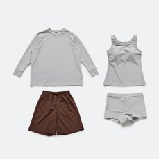 画像15: 水着４点セット ロング袖 体系カバーTシャツ ショットパンツ タントップ ショーツ レデイース水着セット タンキニ水着 レディース 長袖シャツ ラッシュガード ハーフパンツ 4点セットビキニ (15)