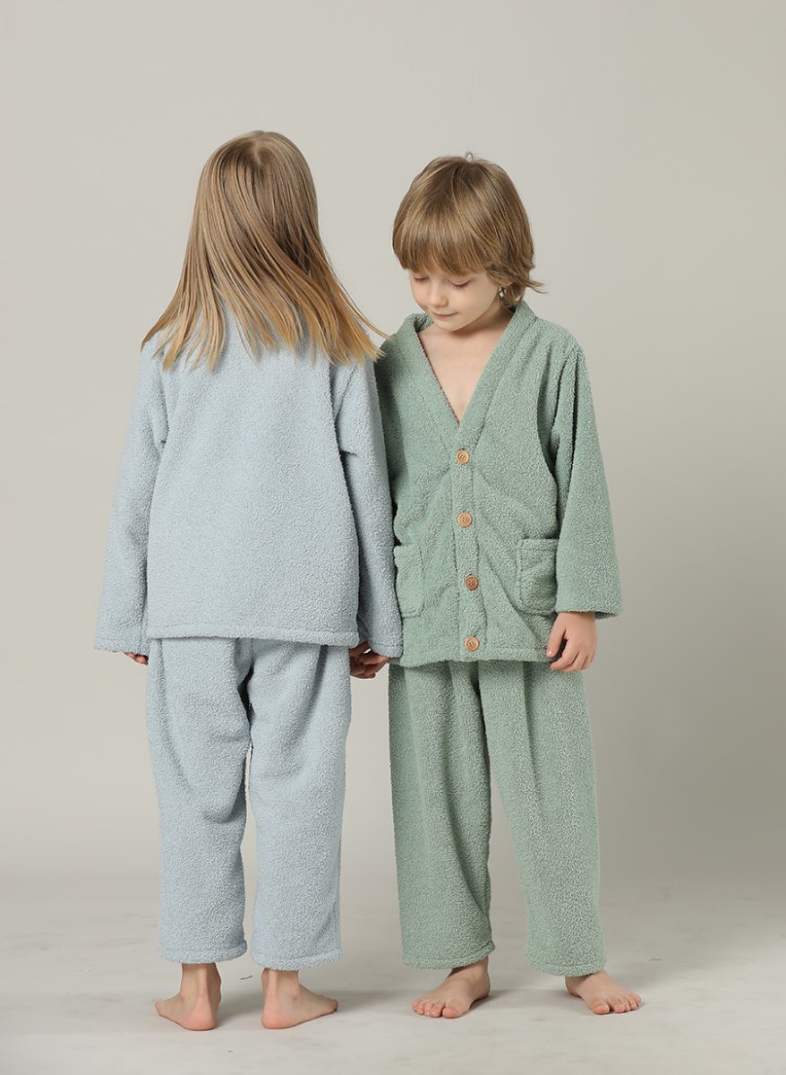 画像9: New mokomomoボタンVネックとロングズボンセット　男女兼用　ジェにア部屋着　モコモコ　ルームウェア　ボタンVネックとロングズボンセット　男の子　女の子　ジェにア部屋着　子供 パジャマ キッズ もこもこ 上下セット 部屋着  (9)