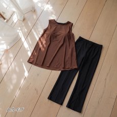 画像13: 一体型のインナー付きラッシュワンピースとパンツセット水着、どちらも　一体型のインナー付き、まるで洋服のように気になるお腹や太ももをしっかり隠せる、着替えがラクな一体型 (13)
